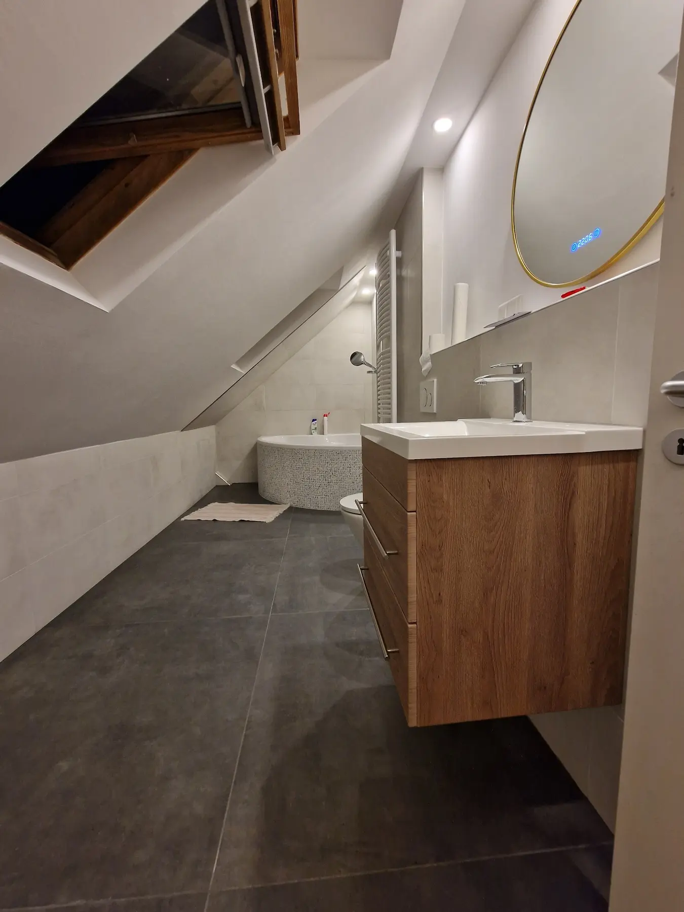 Von myImmoBau realisiertes Dachgeschossbad